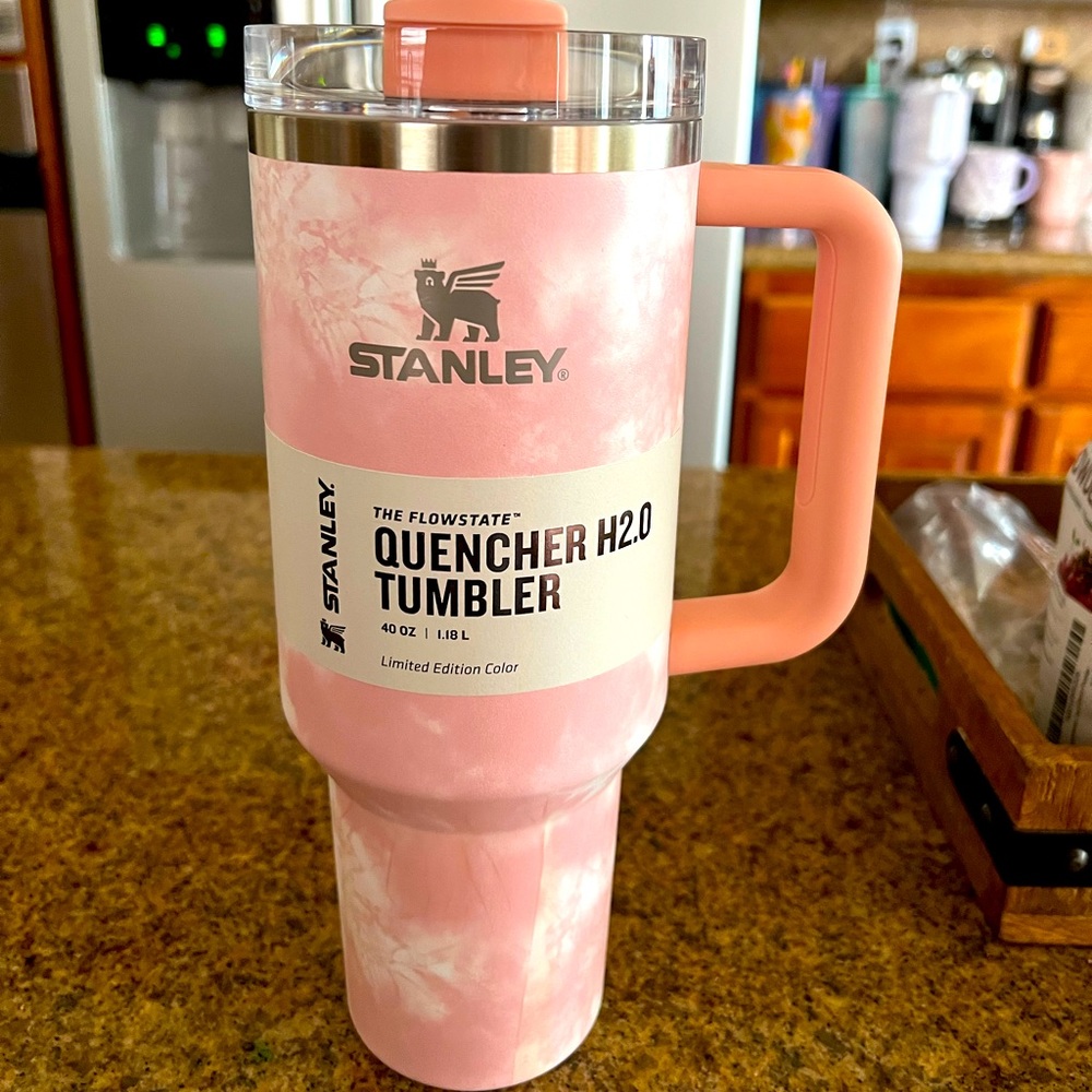 NWT TIE DYE STANLEY 😱😍